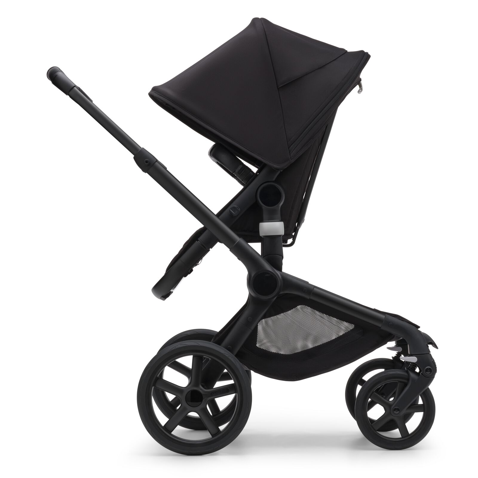 Bugaboo-Fox-5-bassinet-seat-stroller-black-chassis-midnight-black-fabrics-midnight-black-sun-canopy-x-PV006272-04